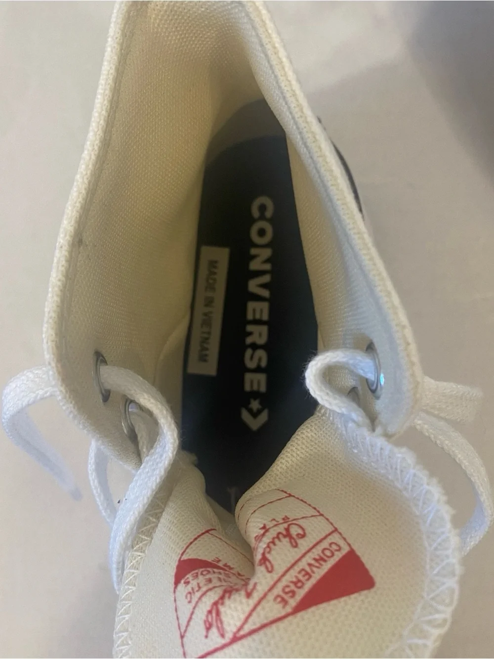 CONVERSE RUN STAR HIKE PLATFORM NEW IN BOX!  HI TOP, WHITE, WOMENS 8